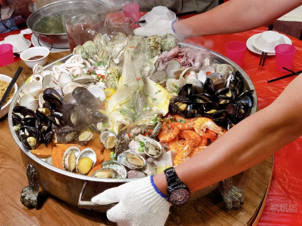 /tmp/phpAegXNZ /tmp/phpAegXNZ