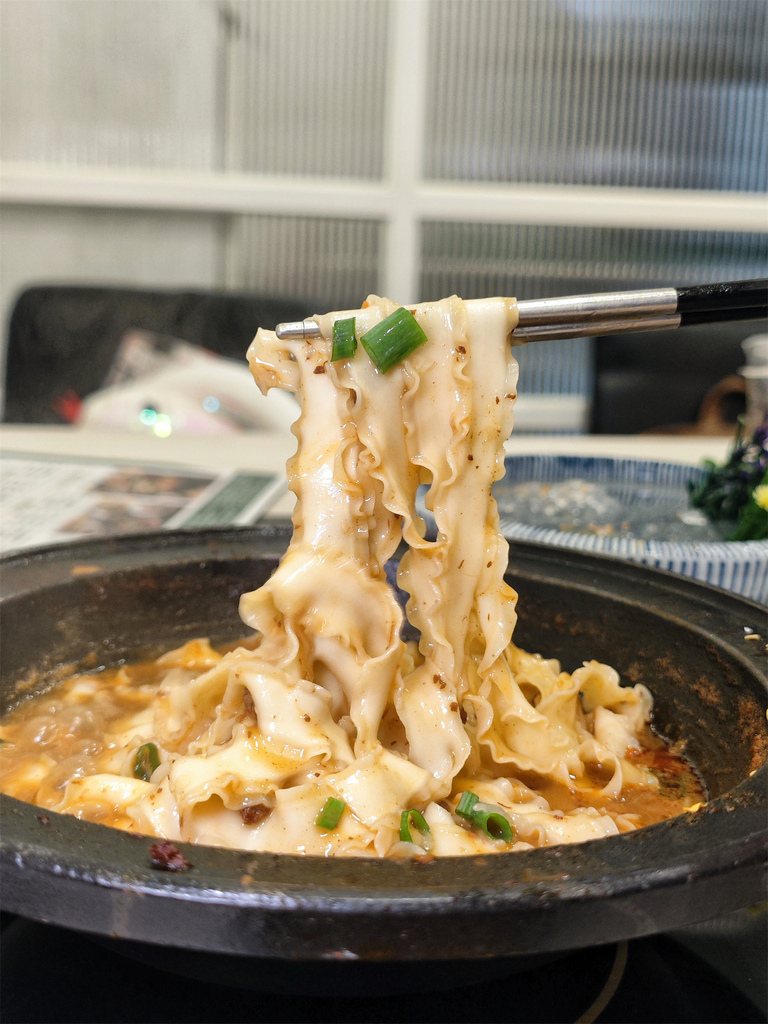 【中壢 美食】狂一鍋 中山東店  新鍋推出 燒酒烏骨雞蛤蜊鍋