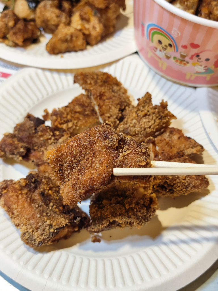 【台中 美食】熊掌香鸡排 人生总有迷茫的时候，买签诗鸡排就能