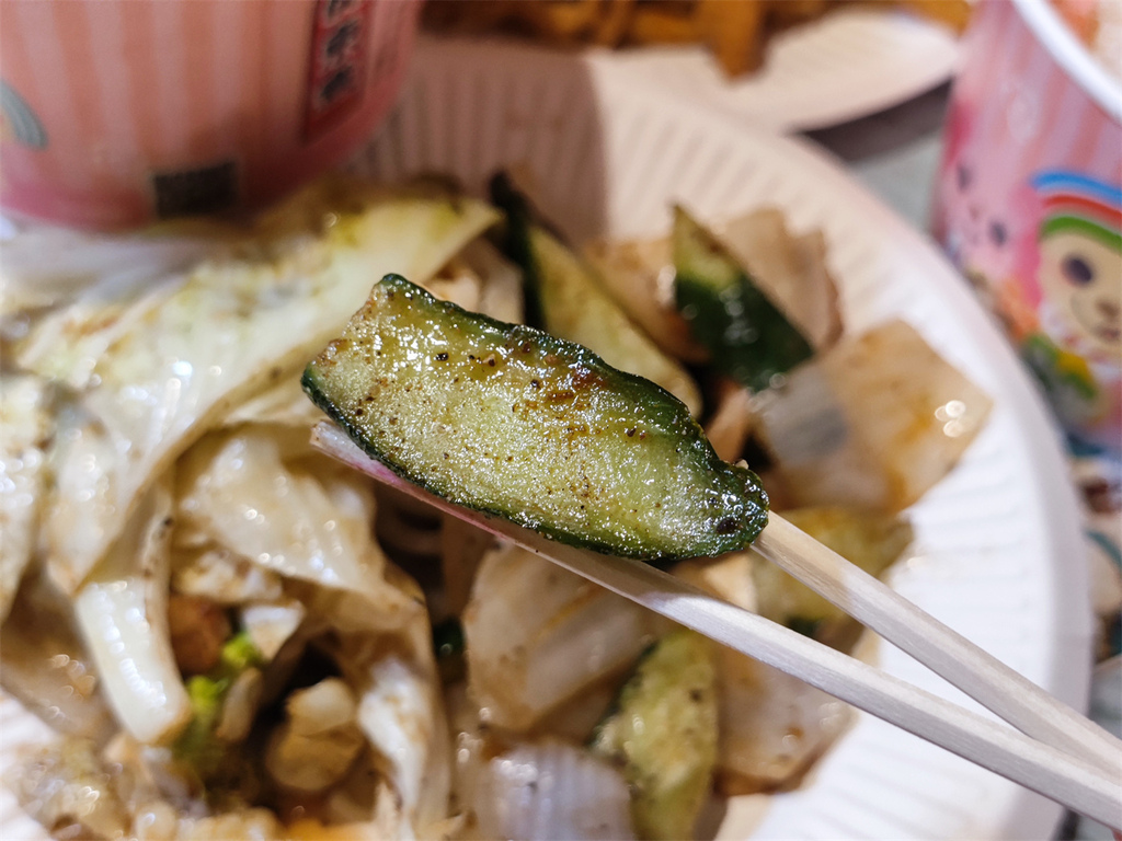 【台中 美食】熊掌香鸡排 人生总有迷茫的时候，买签诗鸡排就能