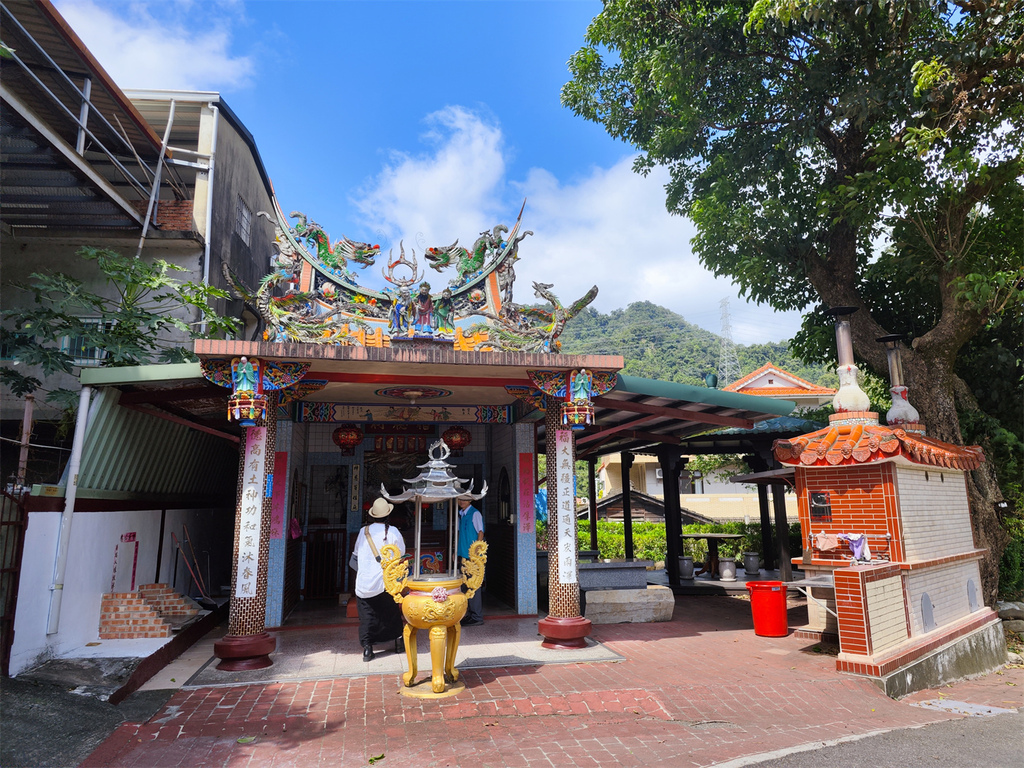 【苗栗 旅遊】苗栗獅潭鄉 彩繪藝術小鎮 品嘗仙草 吃手作甜點