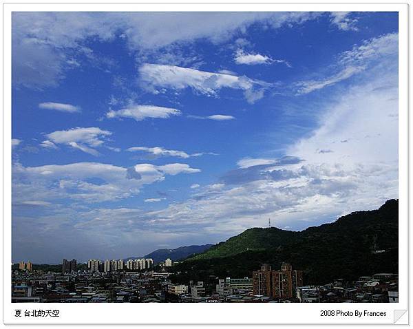 夏季台北的天空