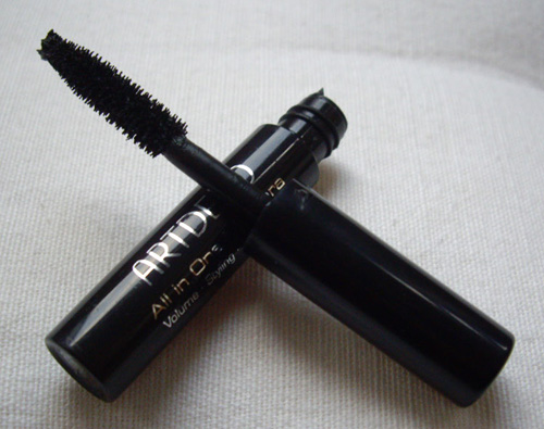 mascara artdeco.jpg