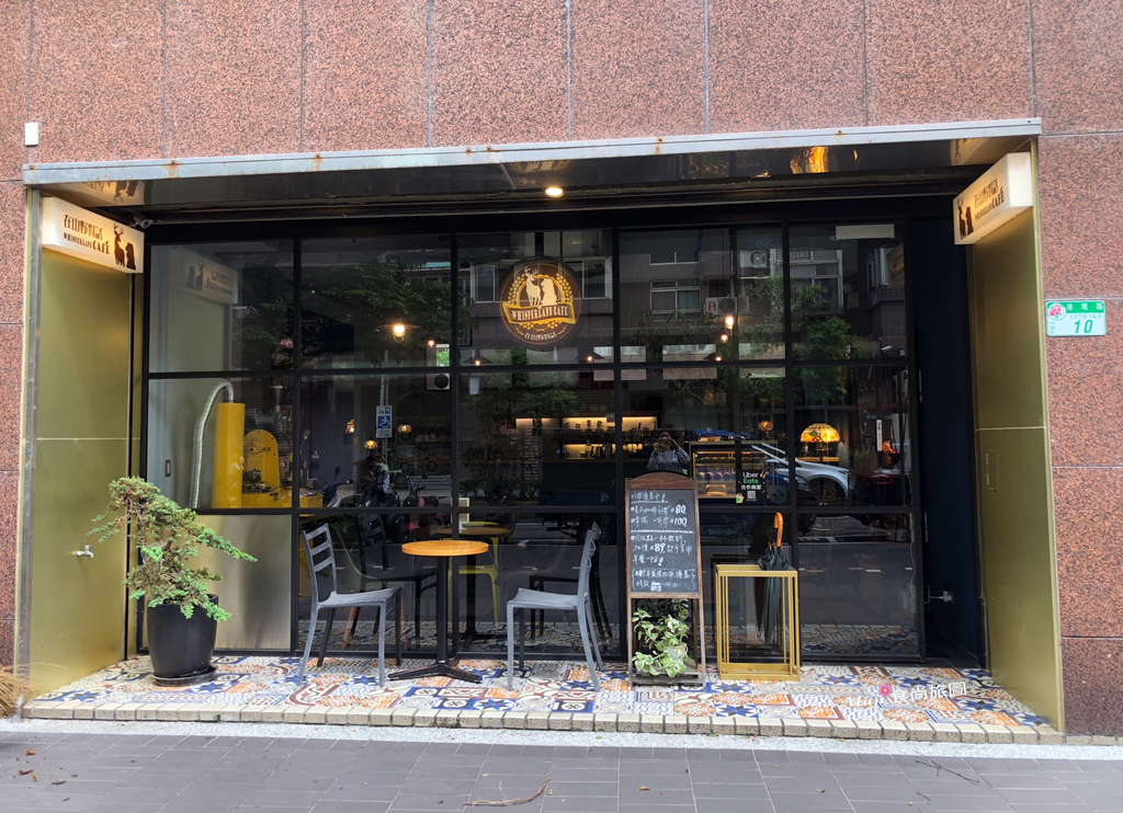 在山野對話,咖啡館,黑糖肉桂咖啡,酥頂焦糖香蕉蛋糕,早午餐,土耳其馬賽克燈飾,內湖巷弄,台北,內湖區,在山野對話 ,內湖咖啡館,台北咖啡館,巷弄咖啡,內湖巷弄咖啡,內湖咖啡廳,內湖咖啡,內湖下午茶,內湖早午餐,台北早午餐,港墘路美食,港墘路咖啡,捷運港墘站,港墘站美食,港墘站咖啡,復古咖啡館,內湖復古咖啡,台北復古咖啡,台北美食,內湖美食,港墘美食,一個人咖啡,內湖免費wifi咖啡,早午