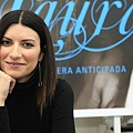 30230_Celebutopia-Laura_Pausini_poses_to_present_her_new_album_Early_Spring_in_Madrid-02_122_97lo.jpg