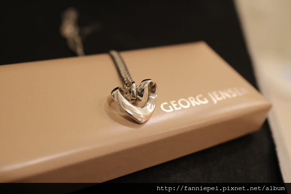 已售出。。Georg Jensen 2001年復刻愛心雙鍊項鍊