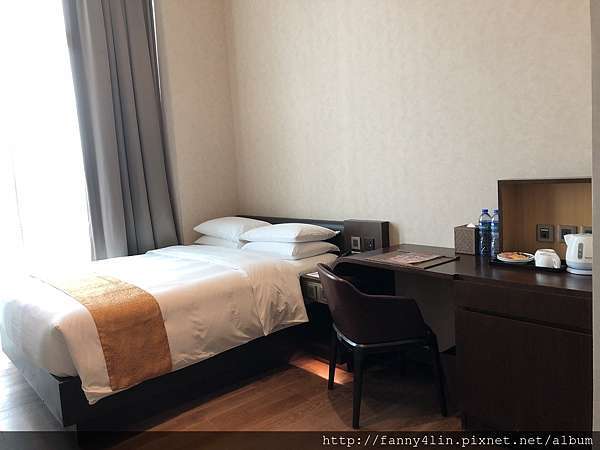 香港 住 Hotel 銅鑼灣 君臨海域酒店gloucester Hotel 全海景的商務酒店 小資貴婦粉圓妹 痞客邦