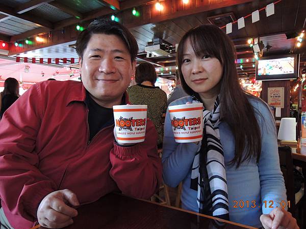 102.12.01「HOOTERS。信義線初體驗」017.JPG