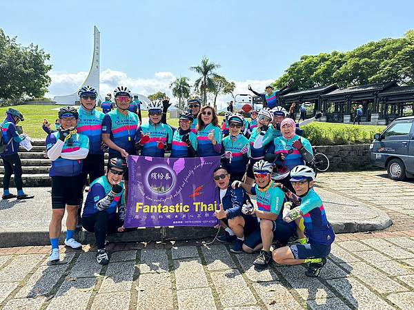 2023~光輝十月~繽紛泰公休日~祝~平安健康^_^