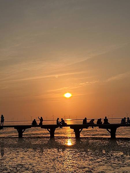 2024~04月~嗨2024龍年您好~繽紛泰公休日~祝~龍行