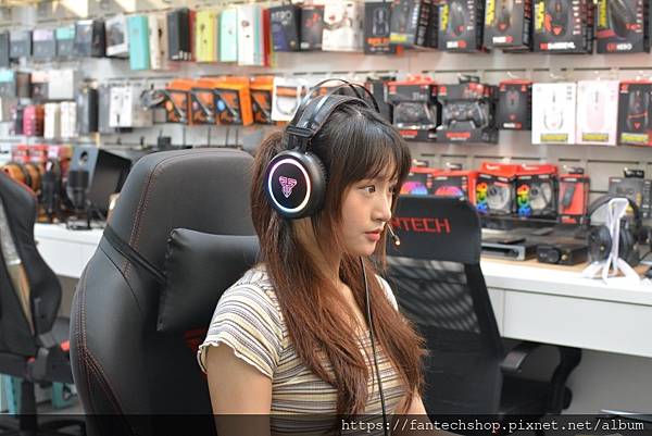 3-7FANTECH-USBHEADSET-72.jpg 3-7FANTECH-USBHEADSET-72.jpg