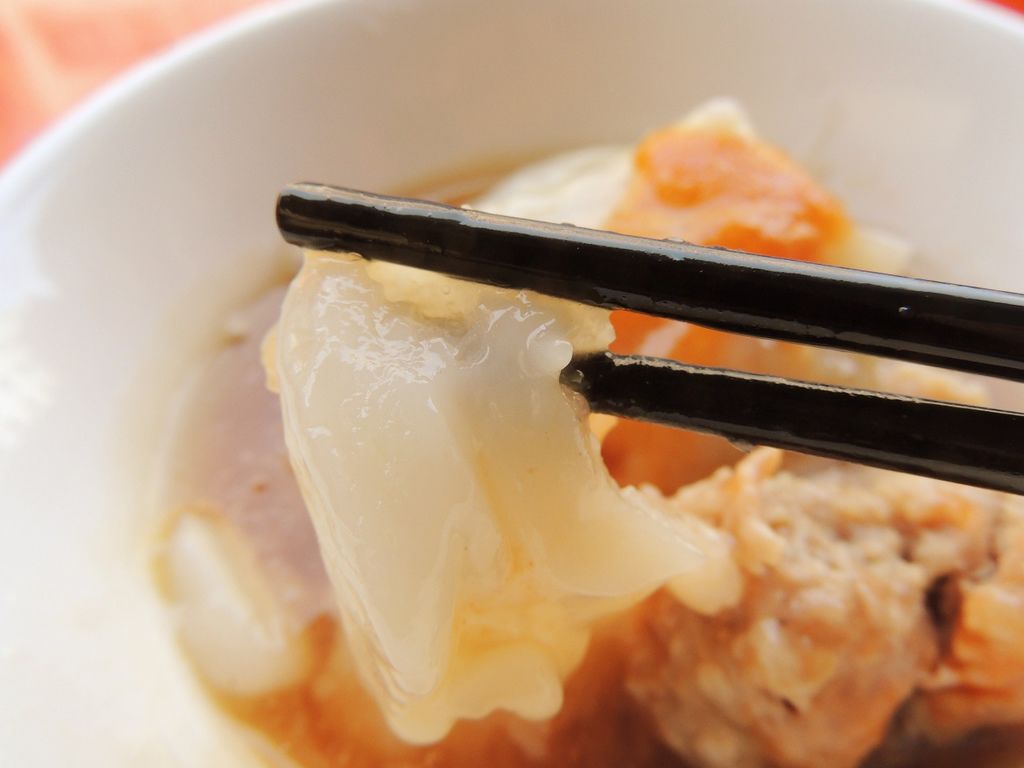 食記 赤山肉圓大塊肉蒸肉圓古早味芋丸配碗四神湯的台灣味午餐 俺是老終吃很胖