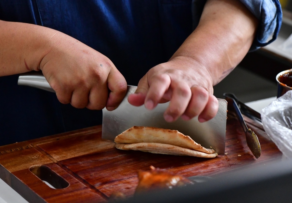 14-1 (1549x1080).jpg