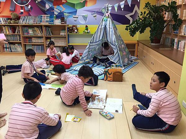 20151124書展第一天_7811.jpg 20151124書展第一天_7811.jpg
