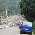 前往小林村的道路已經被土石阻斷