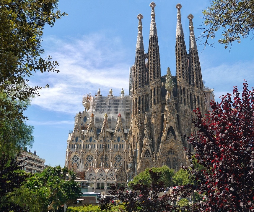 sagrada-familia-552084_960_720.jpg