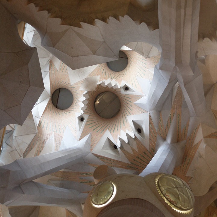 gaudi-3254410_960_720.jpg