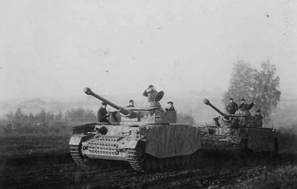 German_tanks_Panzer_IV_with_schurzen_