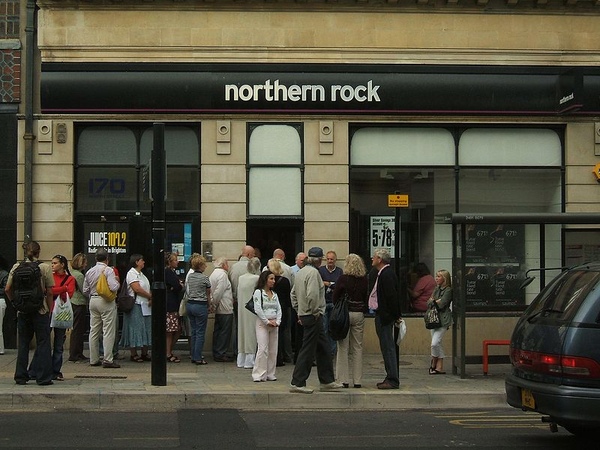 800px-Northern_Rock_Queue.jpg