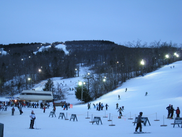 傍晚的滑雪場