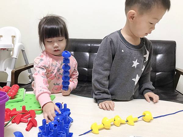 親愛的孩子 我用西班牙miniland教具和你一起玩數學 Faye C 媽咪拜mamibuy 親愛的孩子 我用西班牙miniland教具和你一起玩數學 Faye C 媽咪拜mamibuy