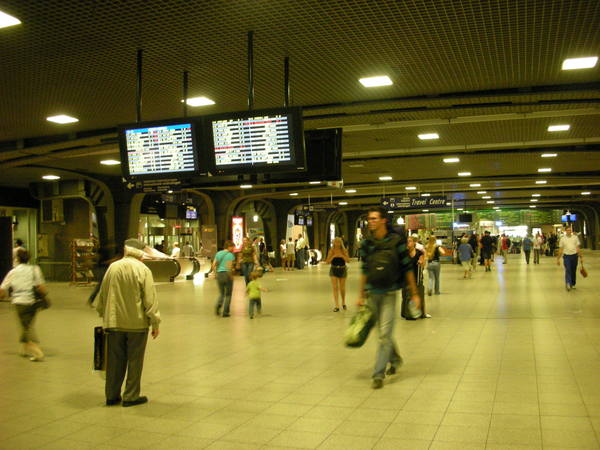 到布魯塞爾換車