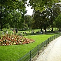 途經蒙梭公園