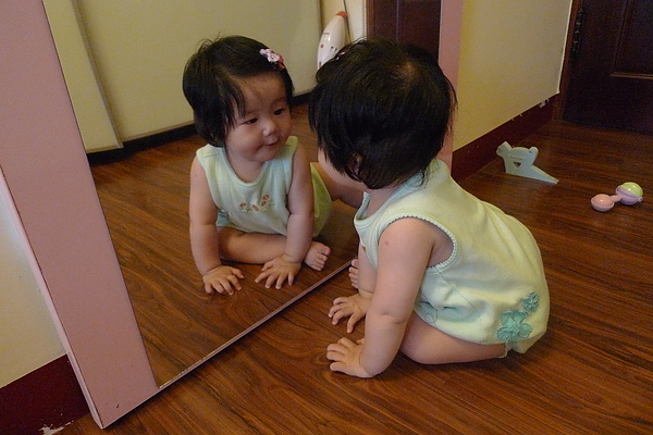 "嗯?你是哪位??"