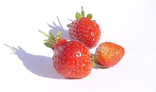 strawberries-284-1489395-639x376.jpg