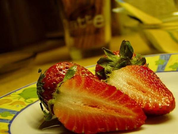 strawberry-01-1537710-640x480.jpg