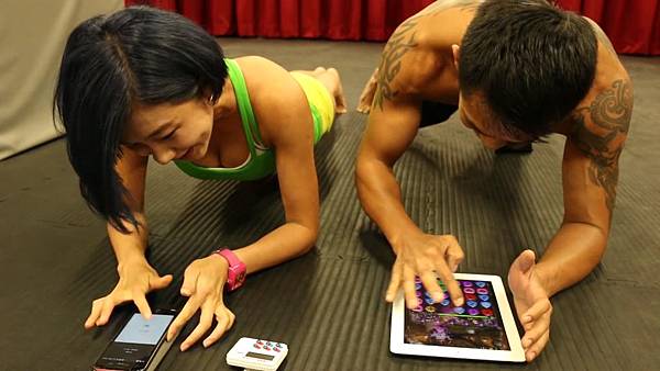 腹肌平板支撐10分鐘,神魔之塔轉珠輪迴你能過幾關.mp4.静止002