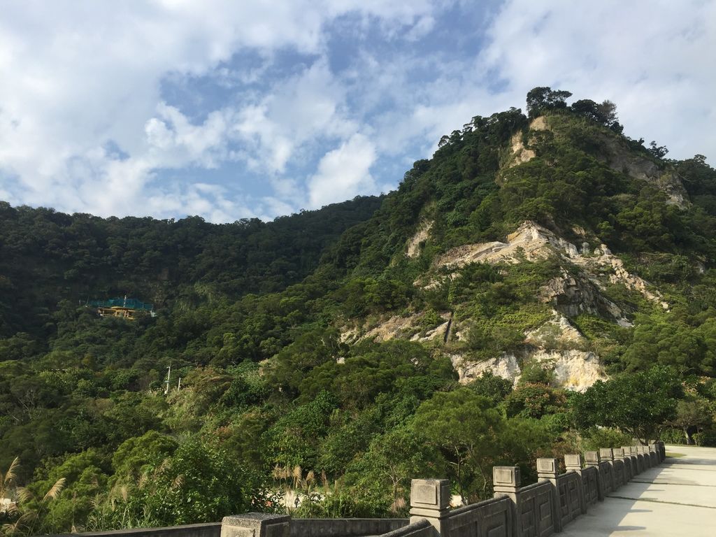 台北北投登山 貴子坑親山步道 十大必去路線最古老岩層五指山層 丁小羽登山篇 國內外旅遊 休閒登山 女性健身 蔬食食記 減肥瘦身 丁小羽
