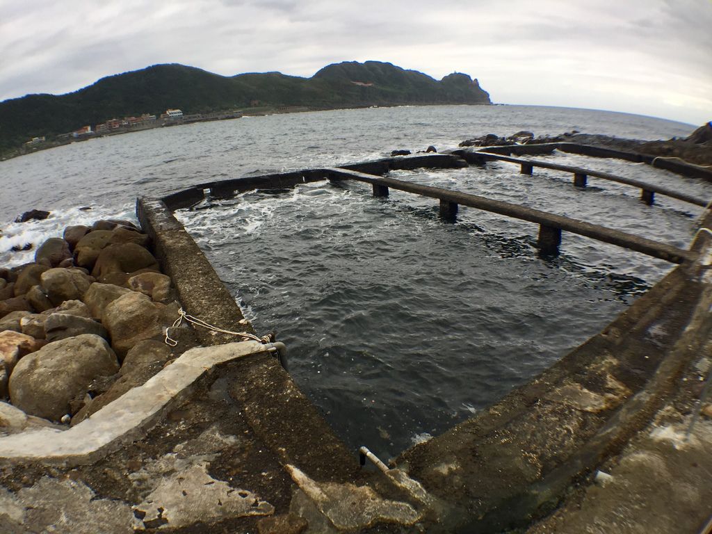 台北登山-龍洞灣岬步道-台北貢寮潛水浮潛聖地!絕美陡峭峽谷景觀【丁小羽登山篇】