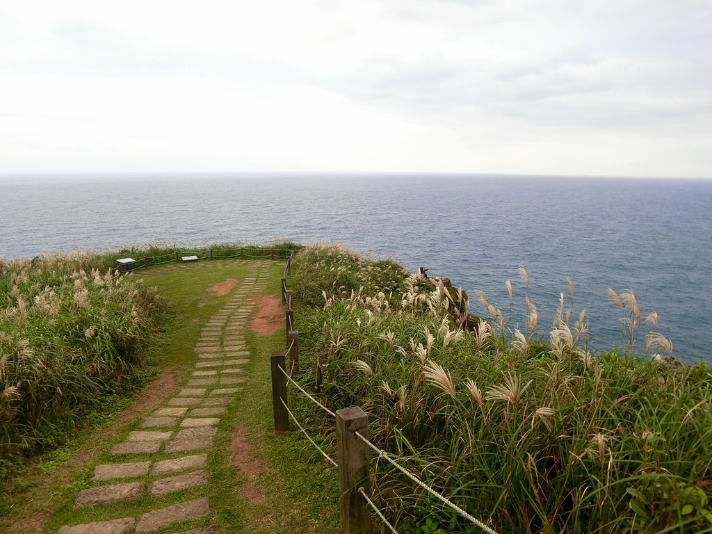 台北登山-龍洞灣岬步道-台北貢寮潛水浮潛聖地!絕美陡峭峽谷景觀【丁小羽登山篇】