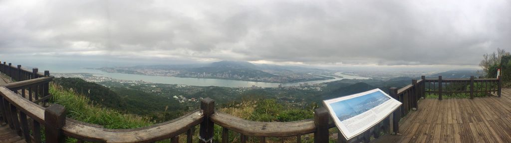 台北登山-觀音山硬漢嶺親山步道-八里五股登山女漢子也能登上硬漢碑【丁小羽登山篇】