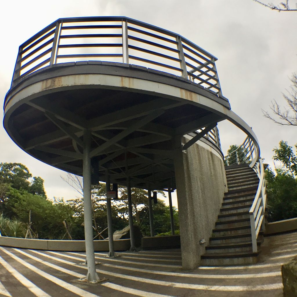 新北景點-觀音山硬漢嶺登山步道，登上硬漢碑遠眺台北美景