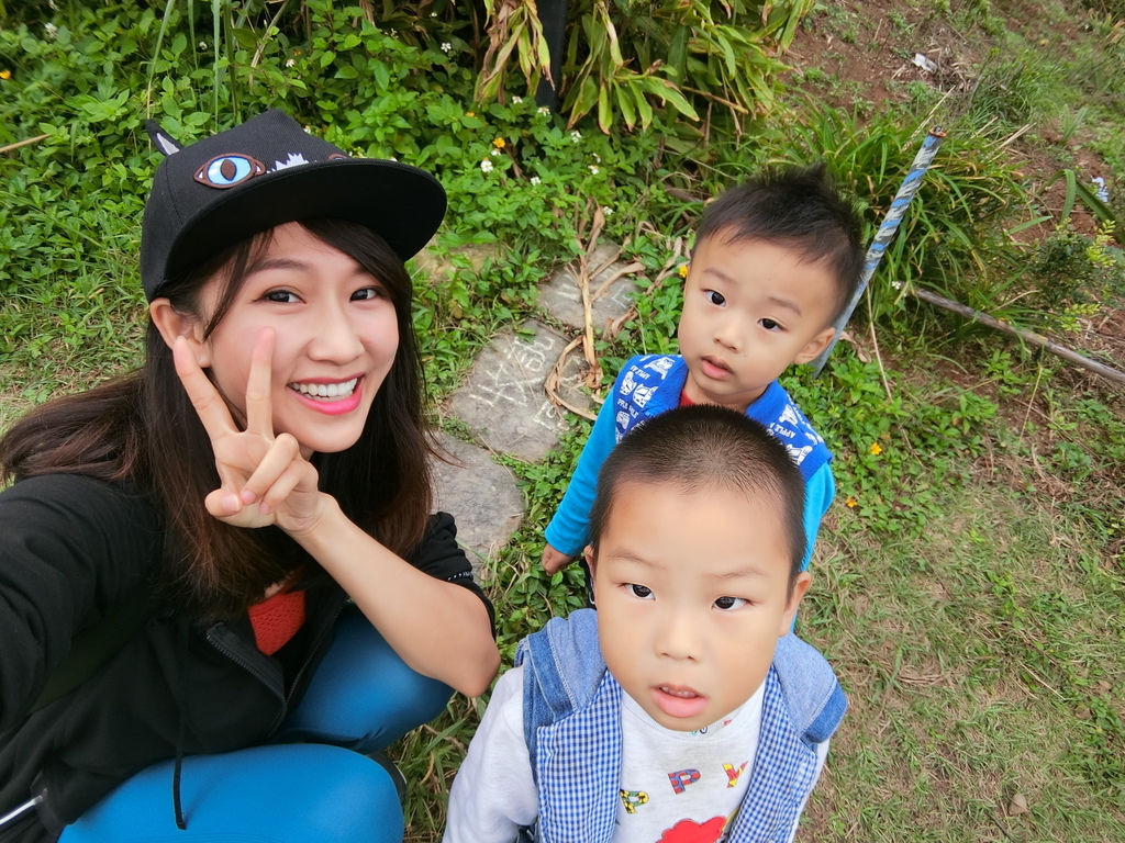 新北景點-觀音山硬漢嶺登山步道，登上硬漢碑遠眺台北美景