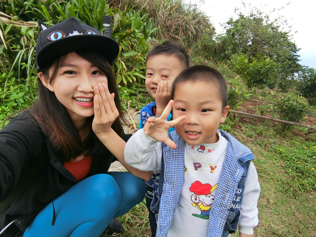 新北景點-觀音山硬漢嶺登山步道，登上硬漢碑遠眺台北美景