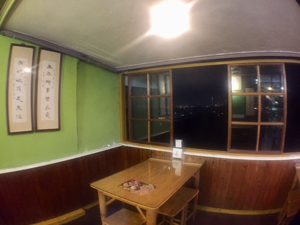 貓空夜景餐廳推薦~知名藝人都去朝聖的"四哥的店"茶葉特色料理.泡茶聊天好去所【丁小羽食記篇】