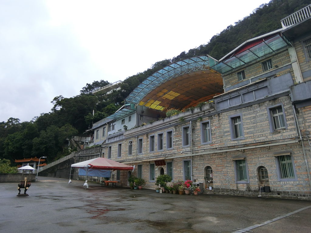 台北內湖登山步道-出發圓覺寺步道的『圓覺瀑布』,感受大自然的芬多精