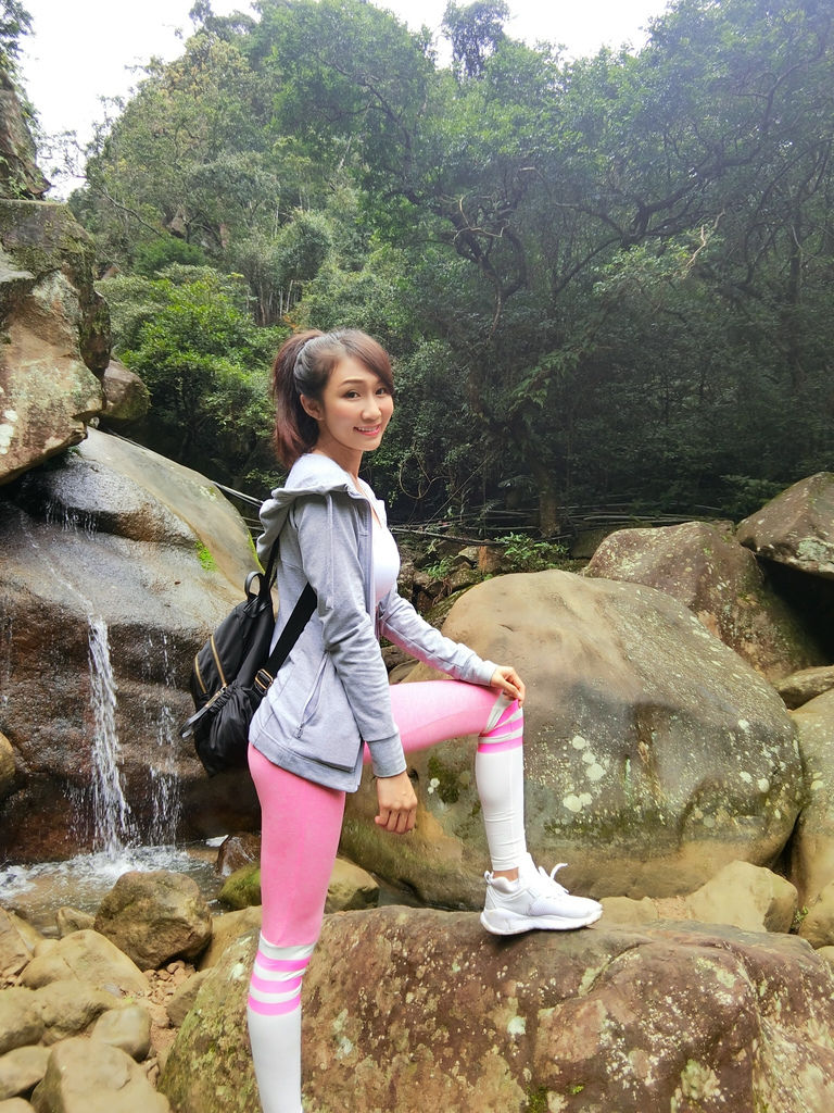 台北內湖登山步道-出發圓覺寺步道的『圓覺瀑布』,感受大自然的芬多精