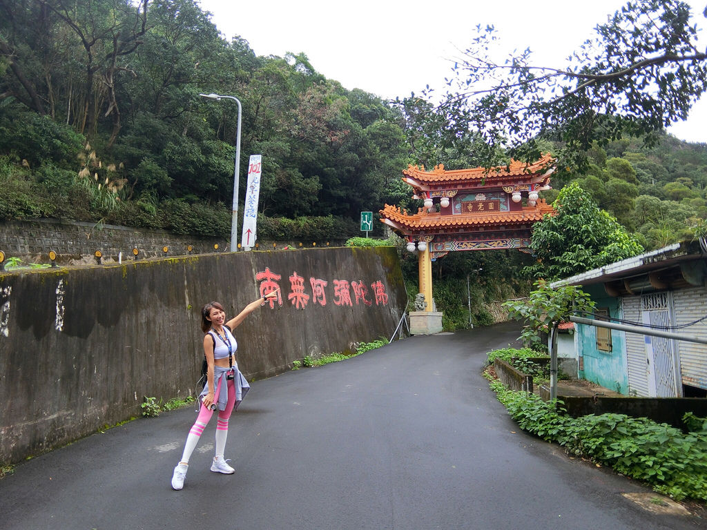 台北內湖登山步道-出發圓覺寺步道的『圓覺瀑布』,感受大自然的芬多精