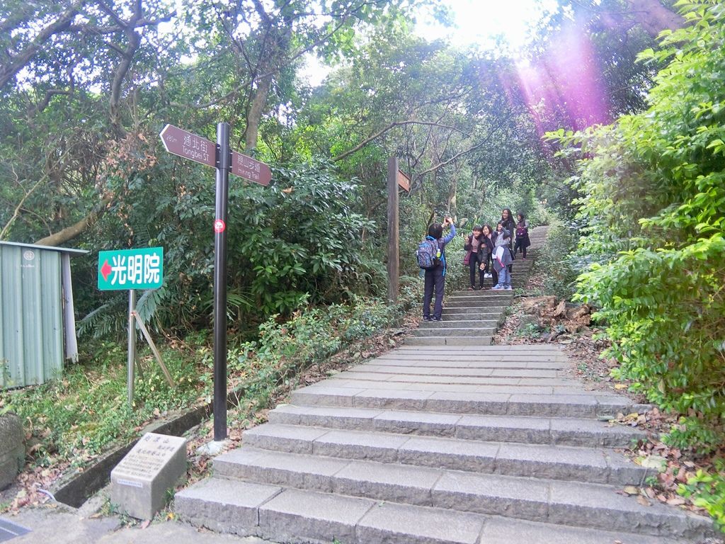 台北登山-劍潭山親山步道-通北街登山口直擊超美老地方觀機平台【丁小羽登山篇】