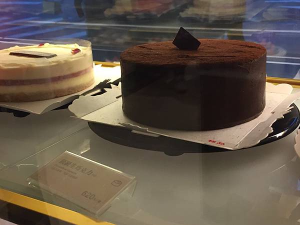 生巧克力首選神旺大飯店-普諾麵包坊超濃郁頂級生巧克力蛋糕【丁小羽美食篇】