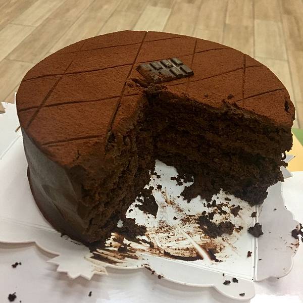 生巧克力首選神旺大飯店-普諾麵包坊超濃郁頂級生巧克力蛋糕【丁小羽美食篇】 生巧克力首選神旺大飯店-普諾麵包坊超濃郁頂級生巧克力蛋糕【丁小羽美食篇】