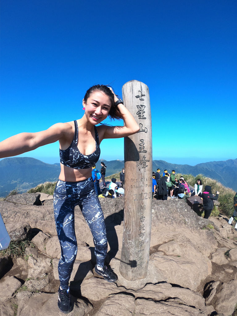 台北登山-台北市第一高峰-七星山主峰東峰!夢幻湖生態步道【丁小羽登山篇】