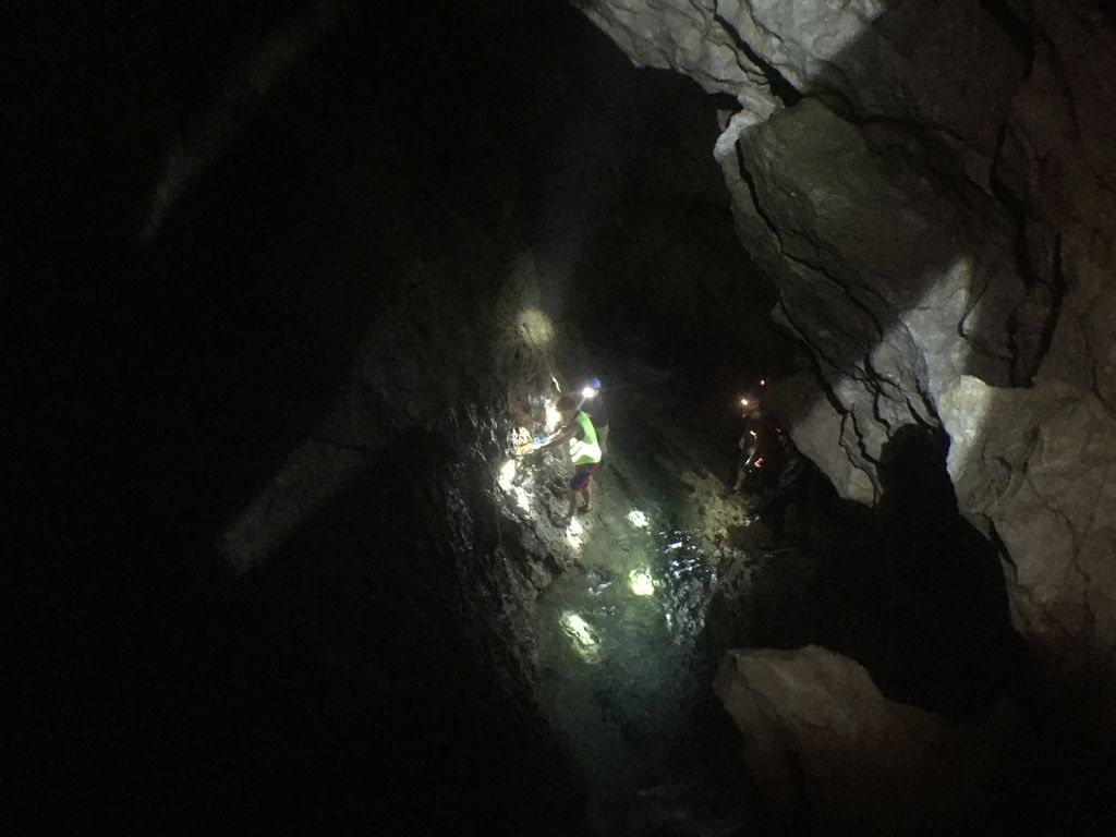 菲律賓碧瑤自由行-碧瑤旅遊必去景點， Aran cave洞穴的地心冒險！【丁小羽旅遊篇】