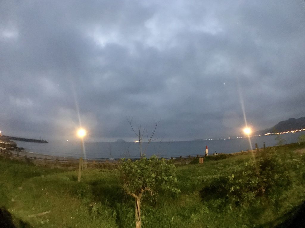 北海岸旅遊之在維納斯海岸乘著獨木舟一起看日出!【丁小羽旅遊篇】