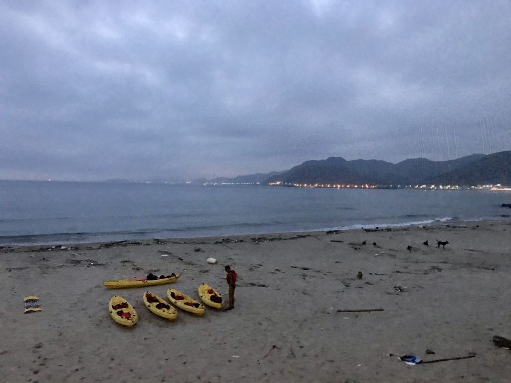 北海岸旅遊之在維納斯海岸乘著獨木舟一起看日出!【丁小羽旅遊篇】