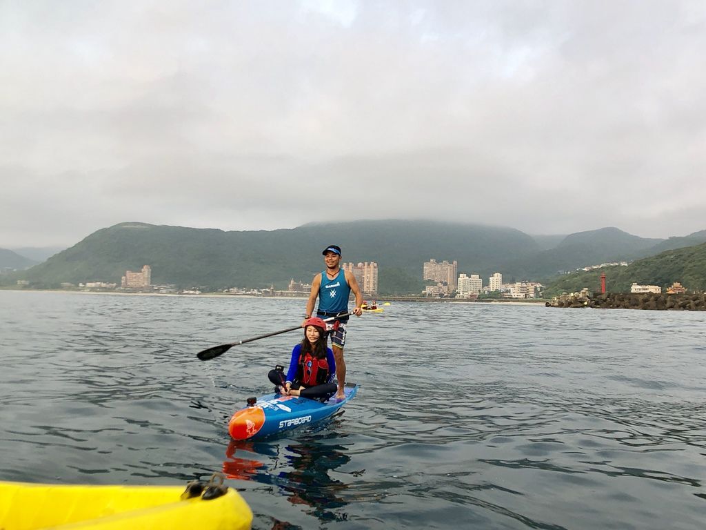  北海岸旅遊之在維納斯海岸乘著獨木舟一起看日出！【丁小羽旅遊篇】